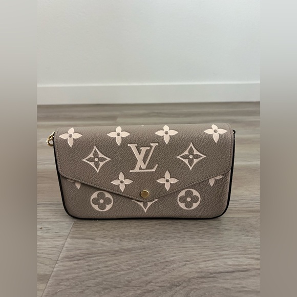 Never Been Used Louis Vuitton Felicie Pochette Crossbody - Picture 1 of 6
